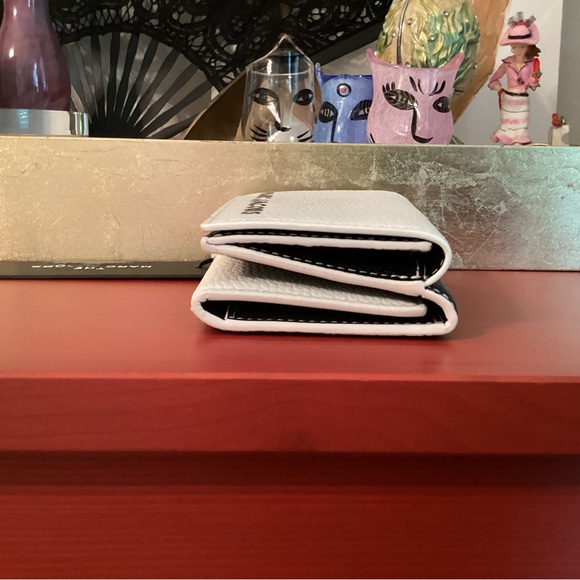 Marc Jacobs Trifold Wallet - Picture 4 of 9